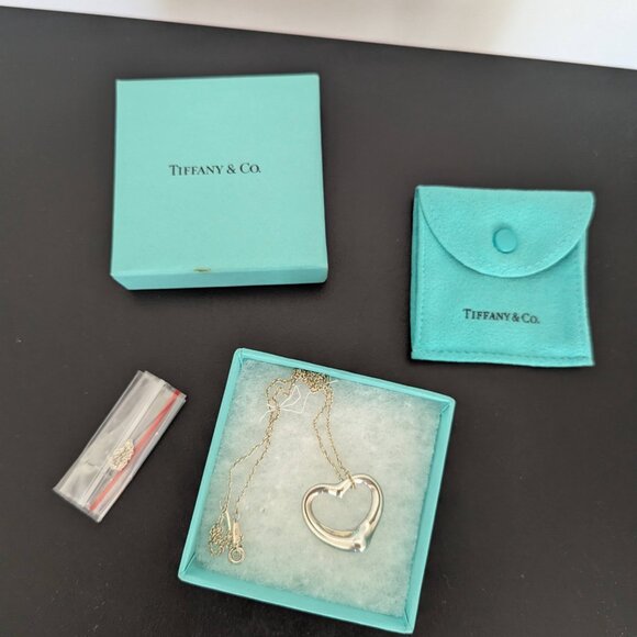 Tiffany Elsa Peretti Open Heart Pendant in sterling silver 27 mm - Picture 14 of 16